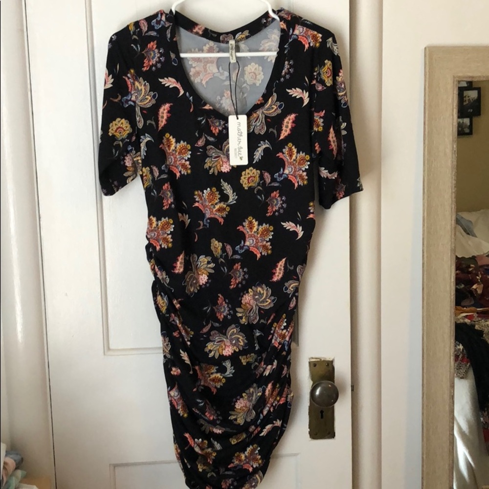 Fitted maternity dress